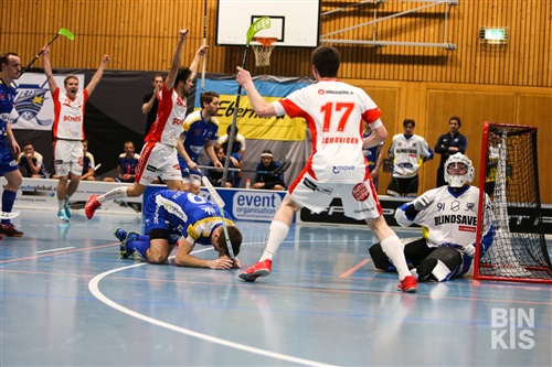 Im Powerplay zugeschlagen Im Powerplay zugeschlagen